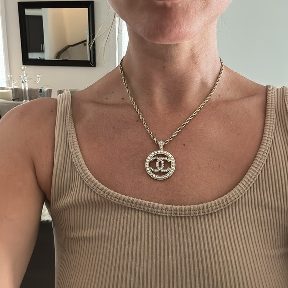 Chanel gold&pearl CC pendant necklace - Picture 8 of 10